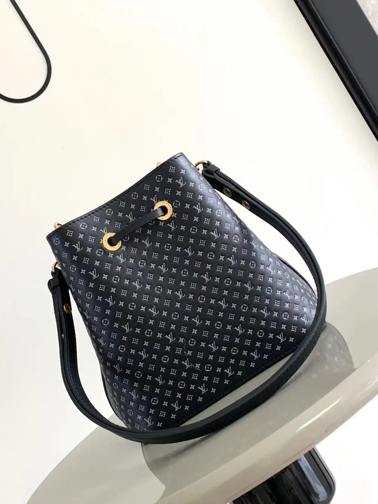 BB NÉONOÉ VUITTON LOUIS 0516